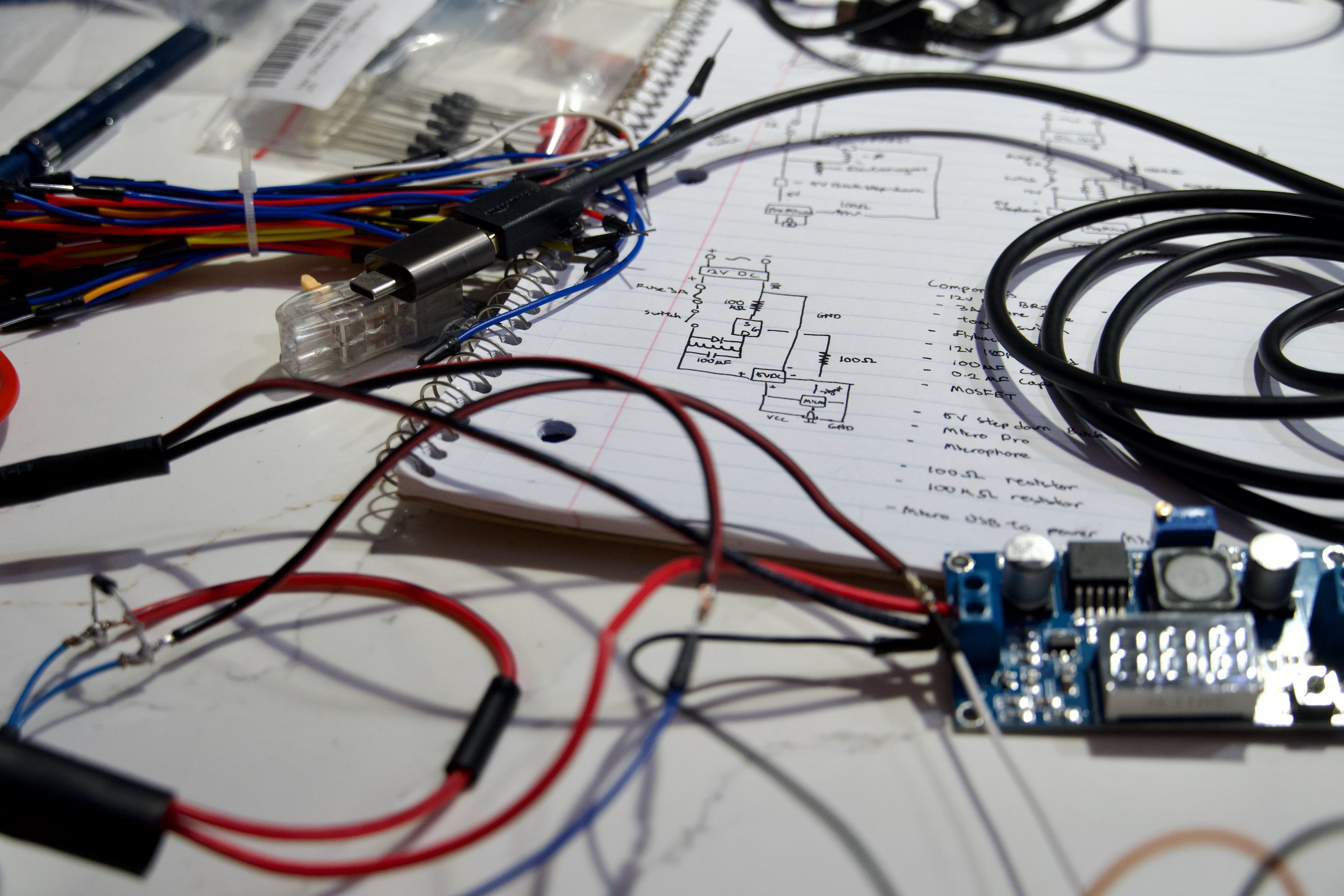 Infinite Newton's Cradle
